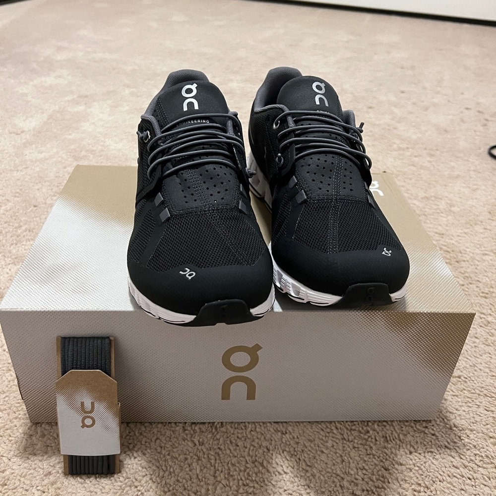 Mens ON Cloud Size 11